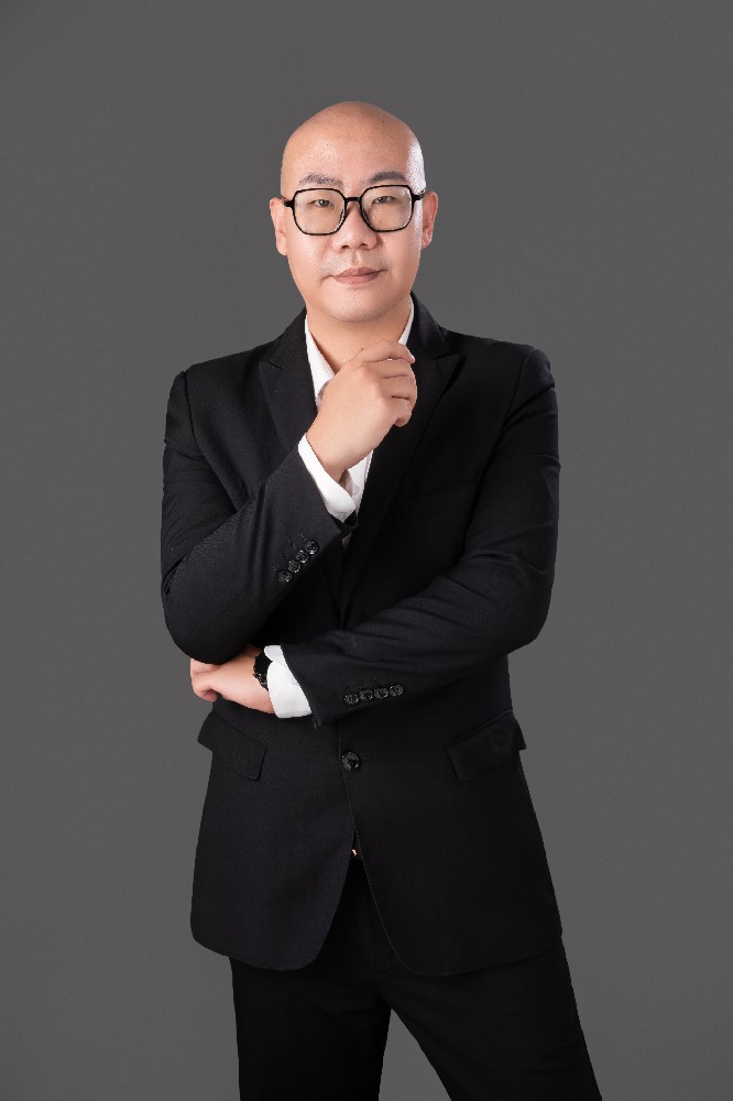 何凯.jpg